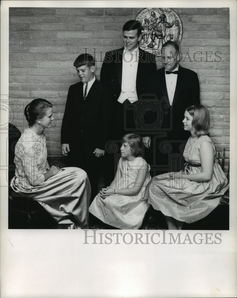 1965 Press Photo Dr. Harry M. Philpott, Auburn University and family, Alabama - Historic Images