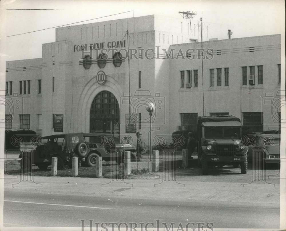 1965 Press Photo National Guardsmen Waiting by Vehicles During Montgomery March- Historic Images