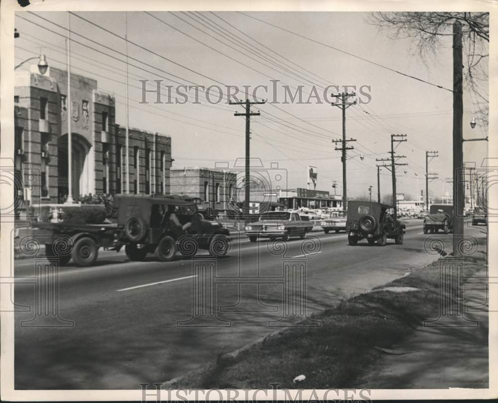 1965 Press Photo Military vehicles in segregation march from Selma to Montgomery - Historic Images