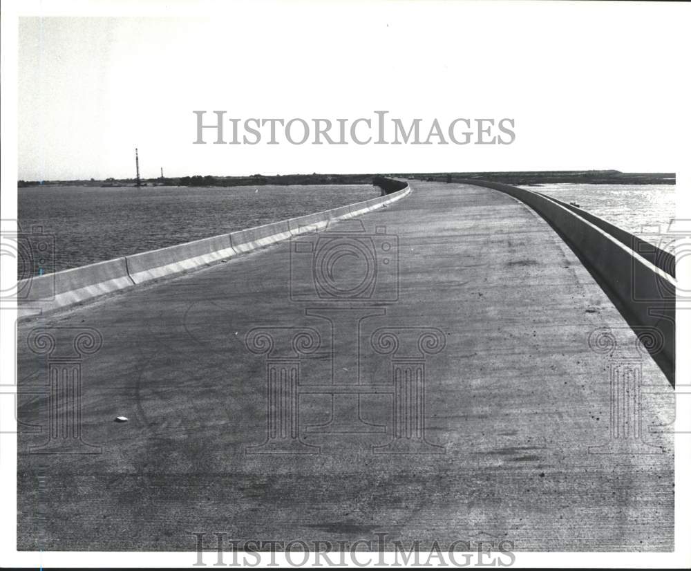 1989 Press Photo View Looking Over Naval Station Causeway- Historic Images