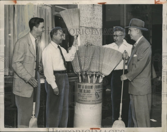 1952 Press Photo Five Points Lions Club - Doug Early, Bert Levy, Others