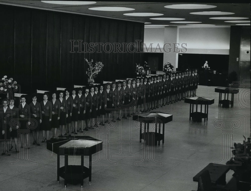 1962 Press Photo employees of Bank for Savings and Trust, Birmingham, Alabama