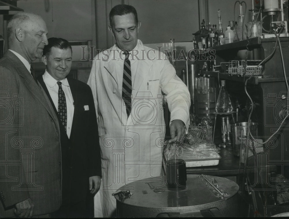 1957 Press Photo Dr. Robert C. Berson, with other at Medical Center, Alabama- Historic Images