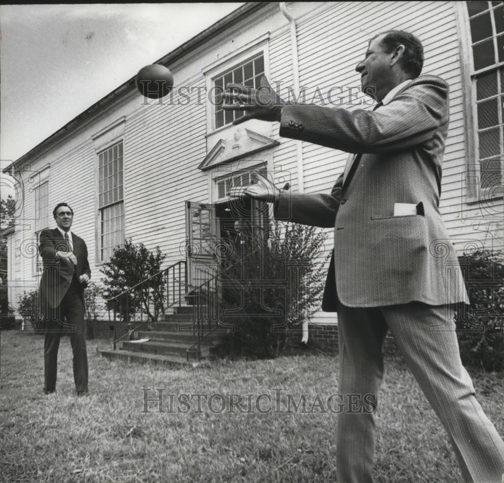 1972 Press Photo Politician John Buchanan at Mount Olive Recreation Center- Historic Images