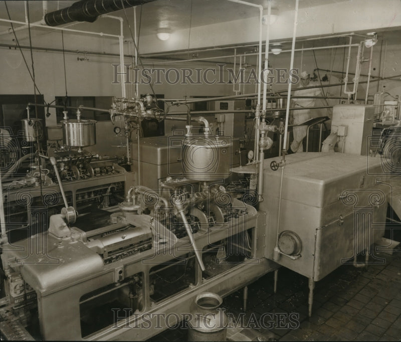 Load image into Gallery viewer, 1954 Press Photo Pictured are the two paper carton filling machines at Plant
