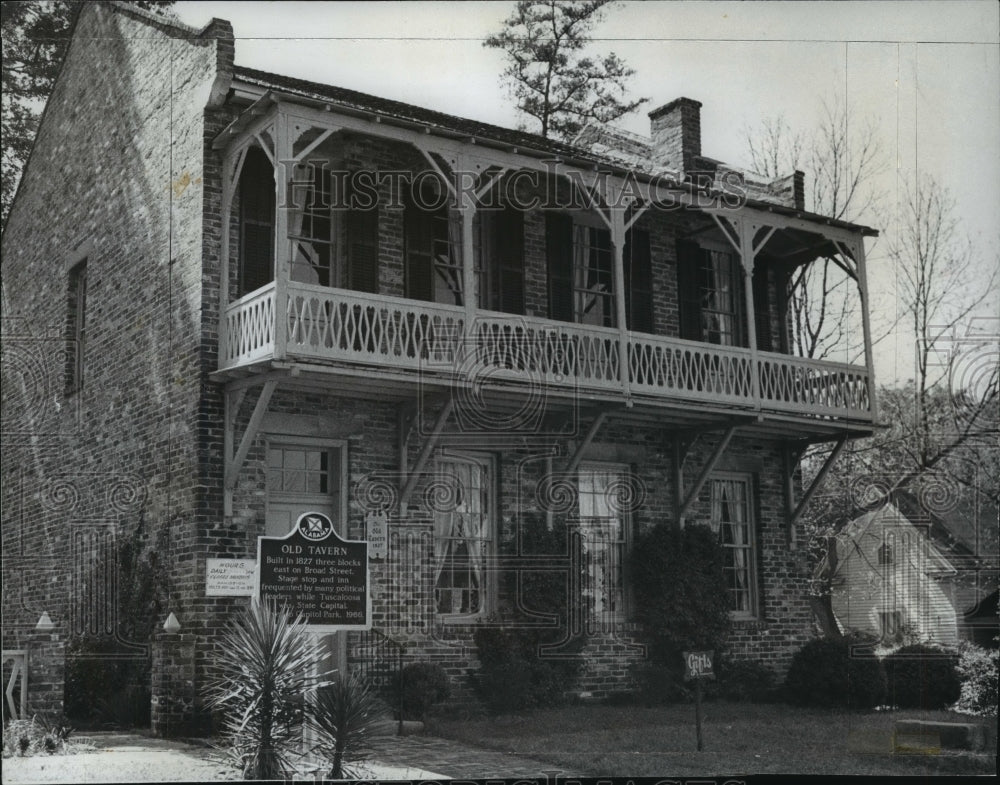 1974 Press Photo Tuscaloosa, Alabama Buildings: Old Tavern- Historic Images