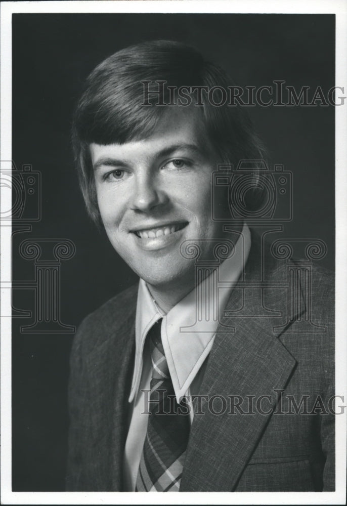 1974 Press Photo Elwyn Bearden, branch manager of First Federal Savings, Pelham - Historic Images