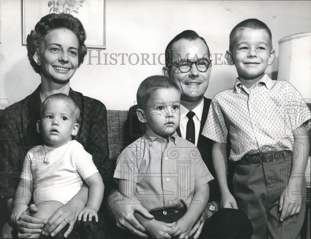 1962 Press Photo Reverend Charles W. Davis with Wife and Sons - abna25781 - Historic Images