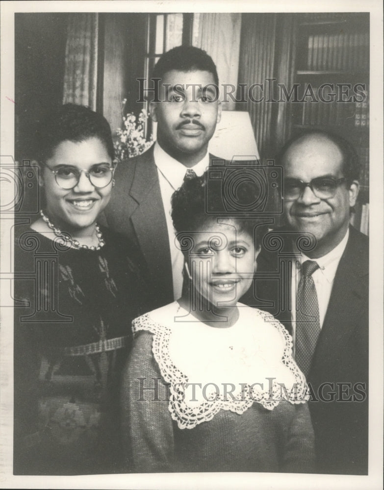  Press Photo J. Mason Davis and Family- Historic Images