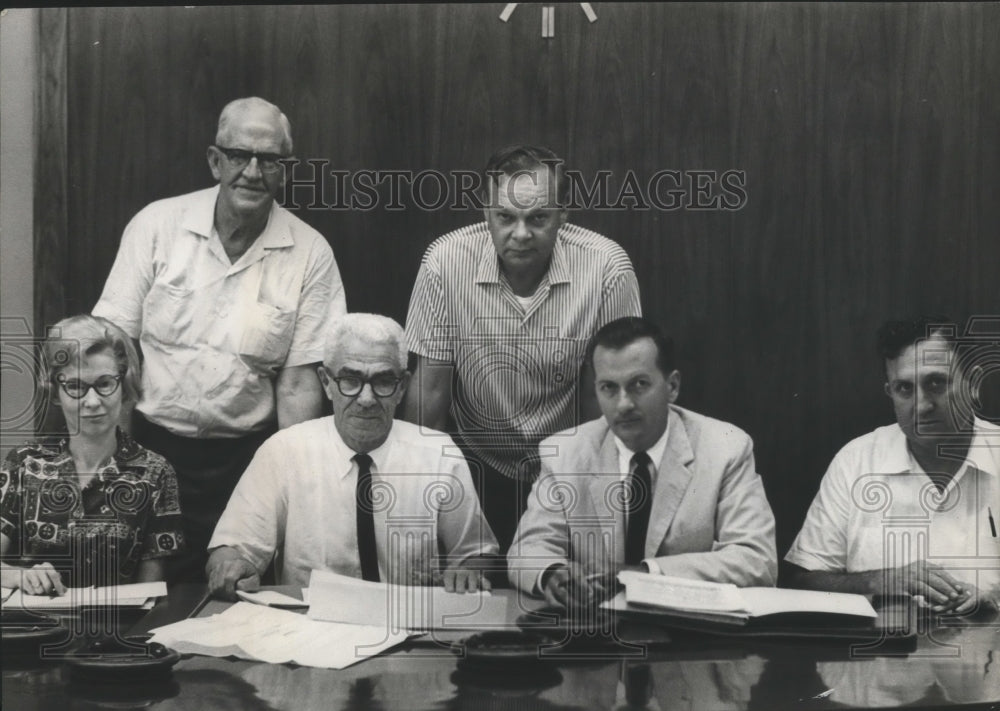 1964 Press Photo Sam Burt, Mayor of Pell City Alabama in Council Session, Others- Historic Images