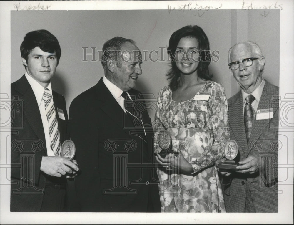 1974 Press Photo Charles Edwards, Registrar at Auburn University honored- Historic Images