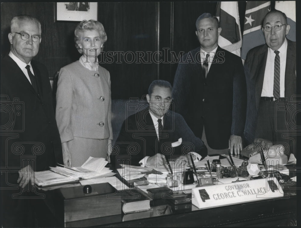 1964 Press Photo Governor George Wallace with Others at American Education Week- Historic Images