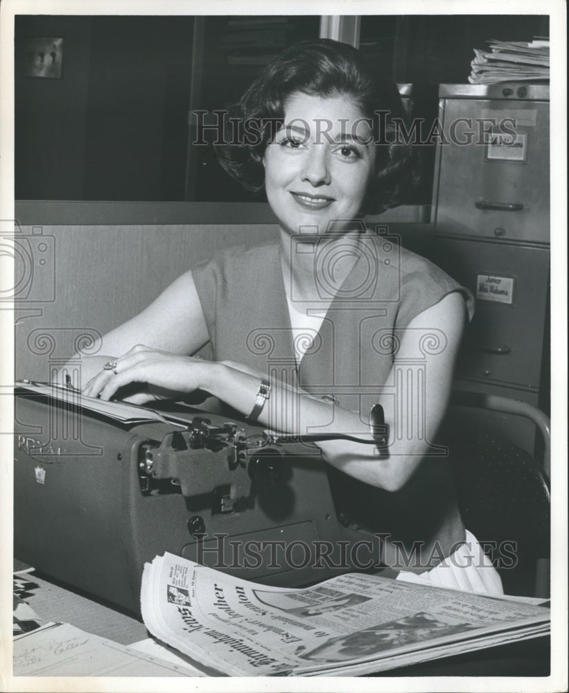1964 Press Photo Mrs. Virginia McDavid Goodson at typewriter - abna30628 - Historic Images