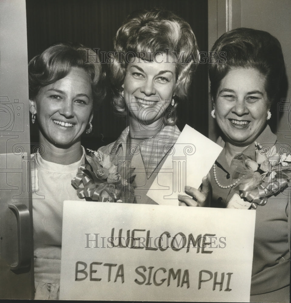 1973 Press Photo Beta Sigma Phi- Diane Flemming, Pat Ward, Frances Hood, Alabama- Historic Images