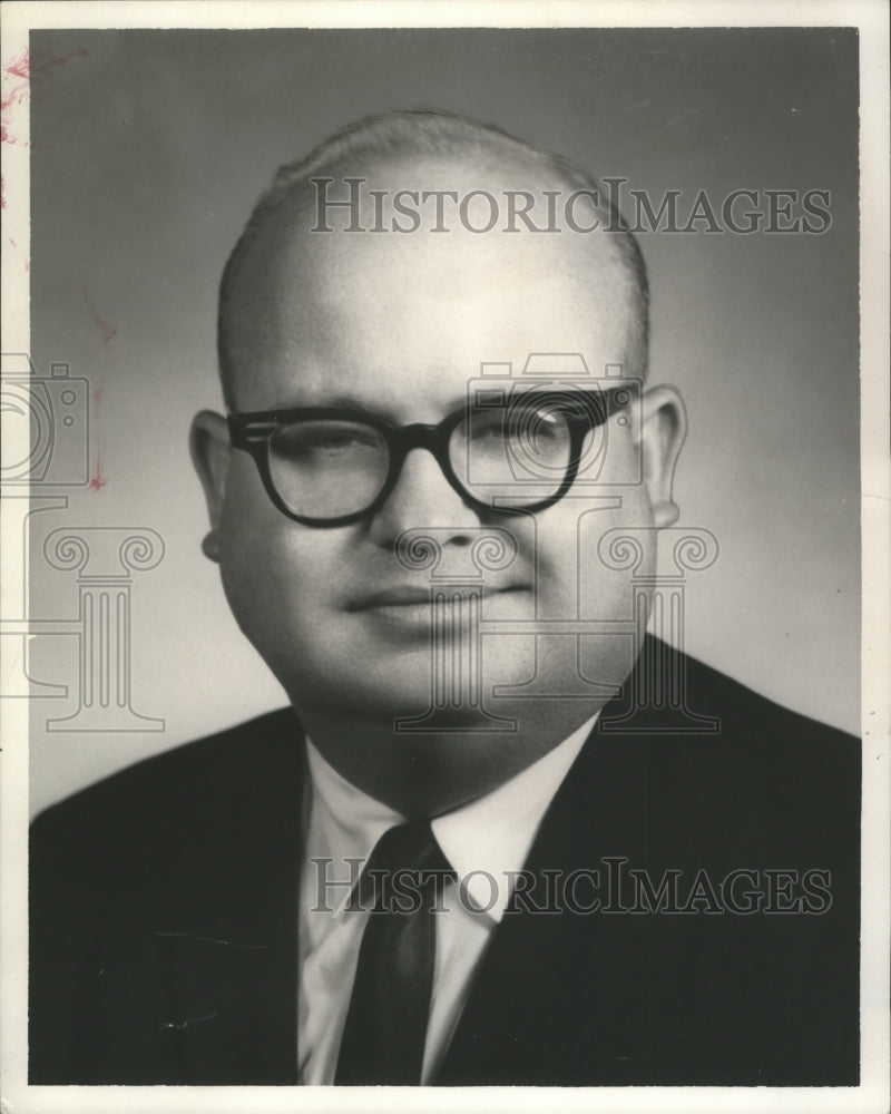 1969 Press Photo Reuben King, Commissioner, Pensions and Security- Historic Images