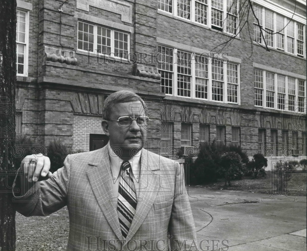  Press Photo Educator General Robert L. Lott at Ensley High School- Historic Images