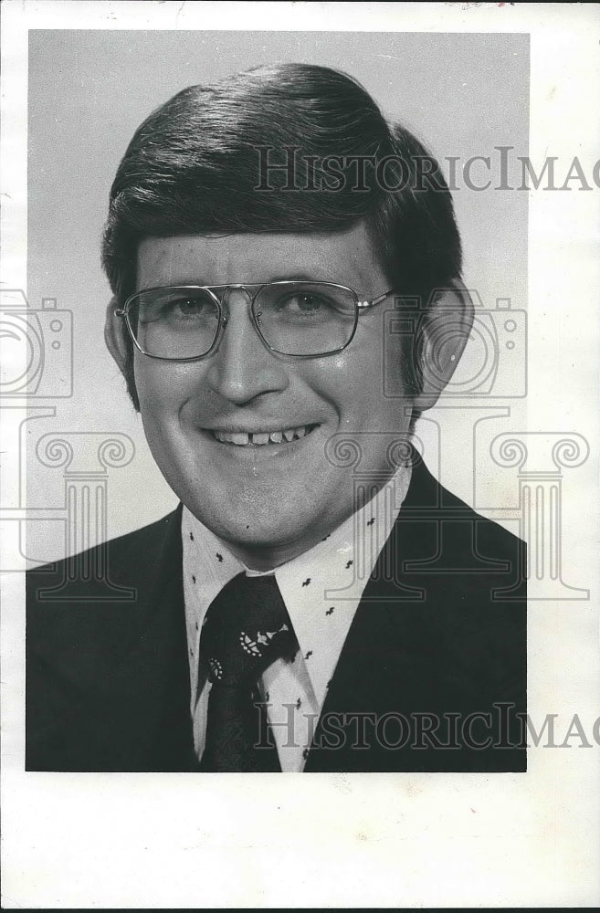 1974 Press Photo Robert Bob Hall, faculty Member, Jefferson State Junior College- Historic Images