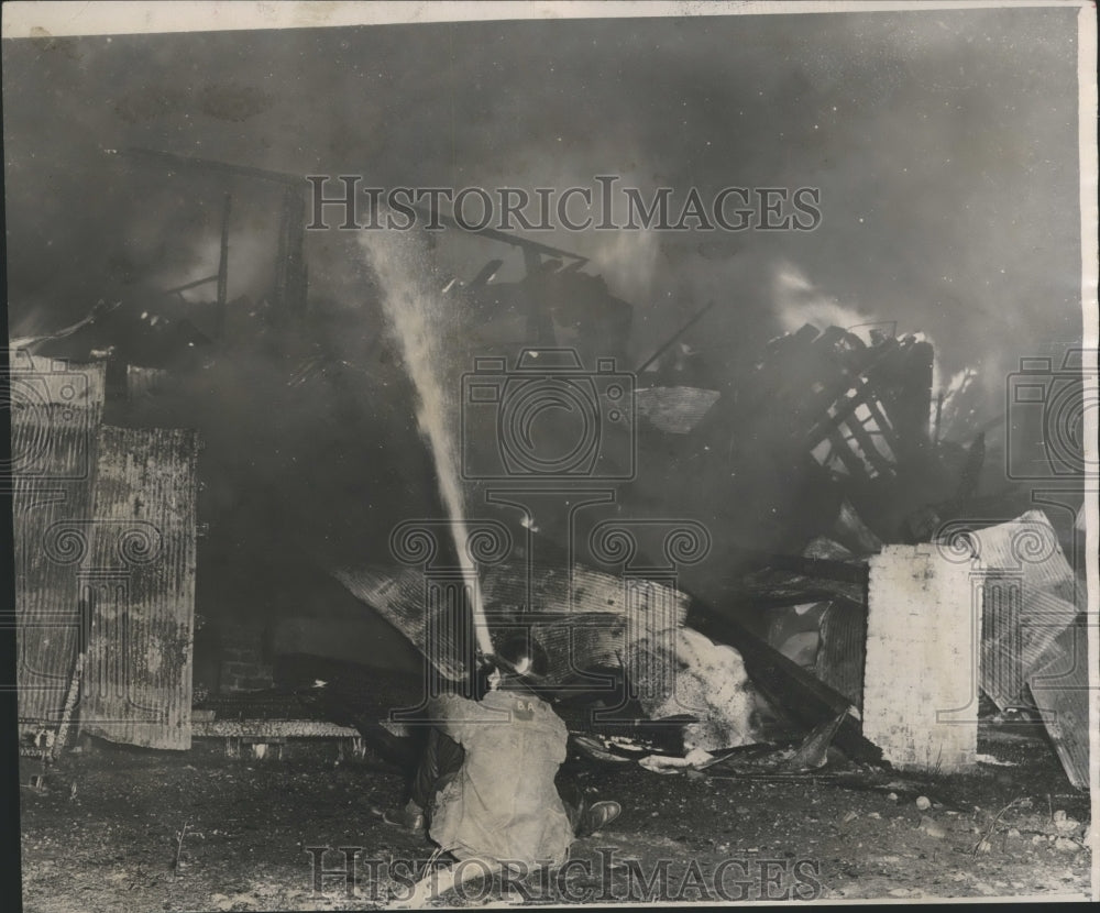 1953 Press Photo Furniture Company Warehouse Fire in Birmingham, Alabama- Historic Images