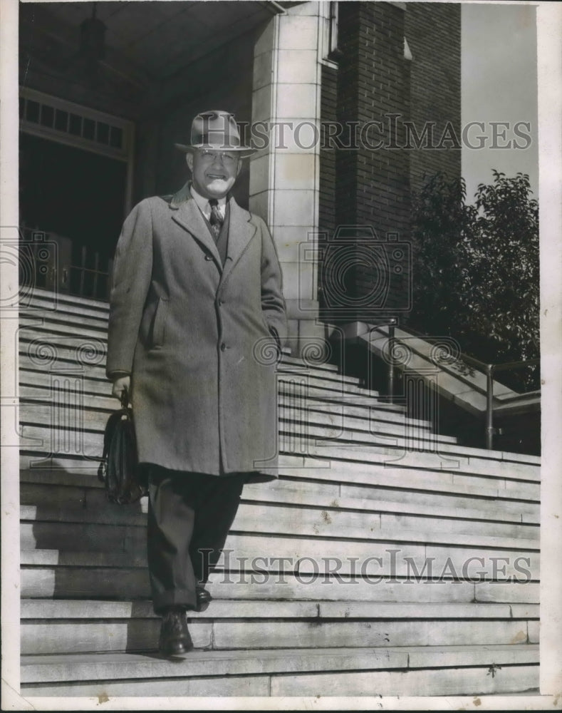 1949 Press Photo Doctor R. Dale LeCourt, Clergyman- Historic Images