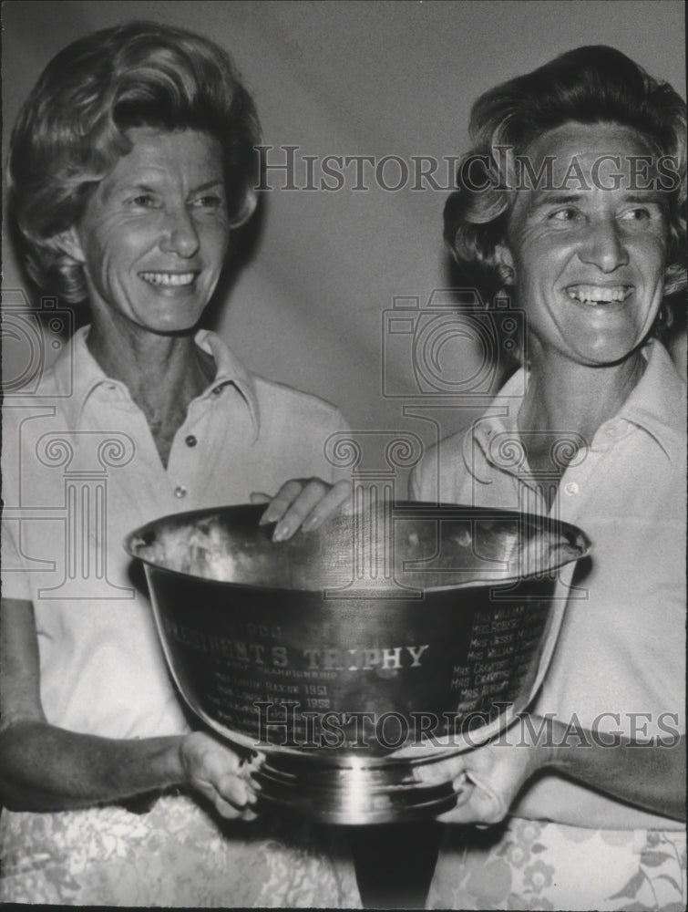 1975 Press Photo Jesse Miller, Mrs. C. Johnson III, Birmingham Country Club- Historic Images