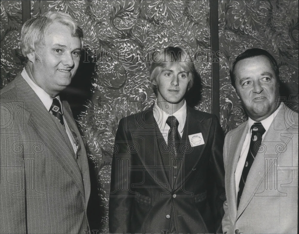 1978 Press Photo SU coach Bobby Bowden, Player-of-week Al Graves, Tex Dyches - Historic Images