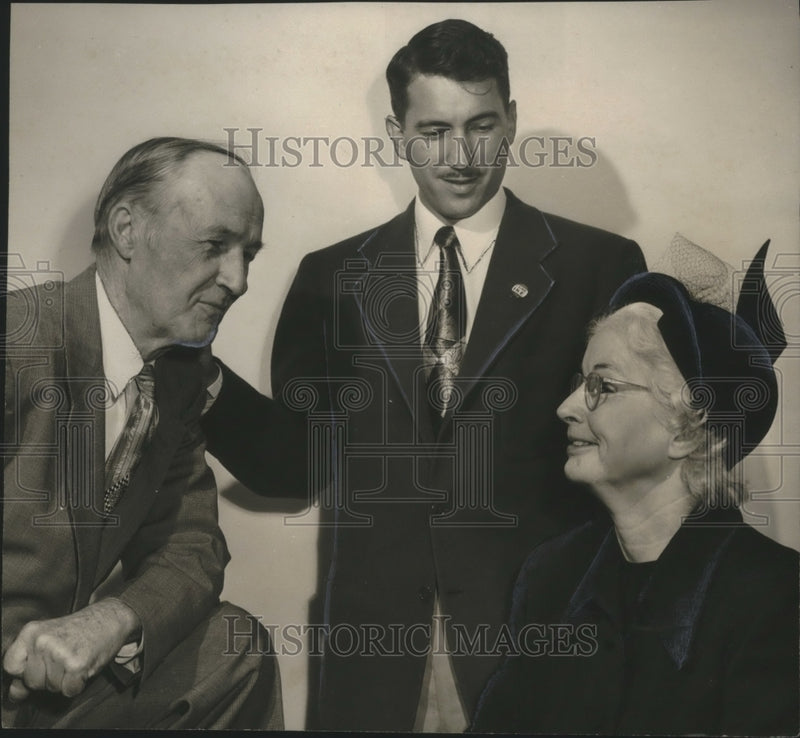 Load image into Gallery viewer, 1952 Press Photo W.L. Longshore, others campaign for Eisenhower-Nixon ticket
