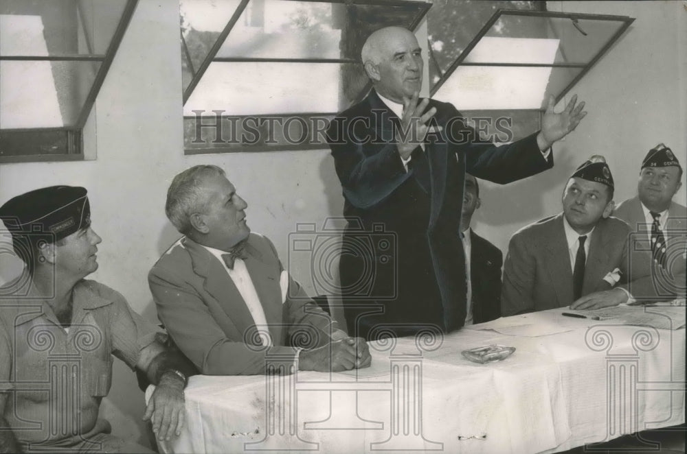 1952 Press Photo J. Ed Livingston speaks to Central Area American Legion, Leeds- Historic Images