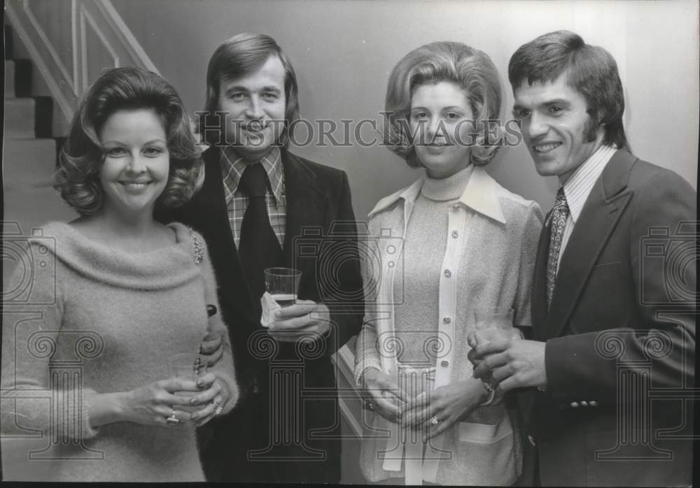 1974 Press Photo Mrs. Robert Shook &amp; others at party, Birmingham, Alabama - Historic Images