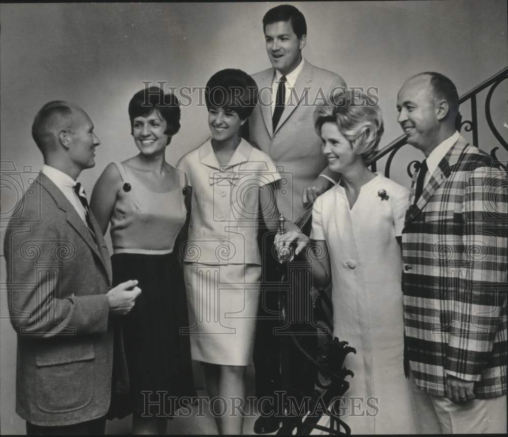 1966 Press Photo Mr. &amp; Mrs. John Schuler &amp; others, party for tennis players- Historic Images