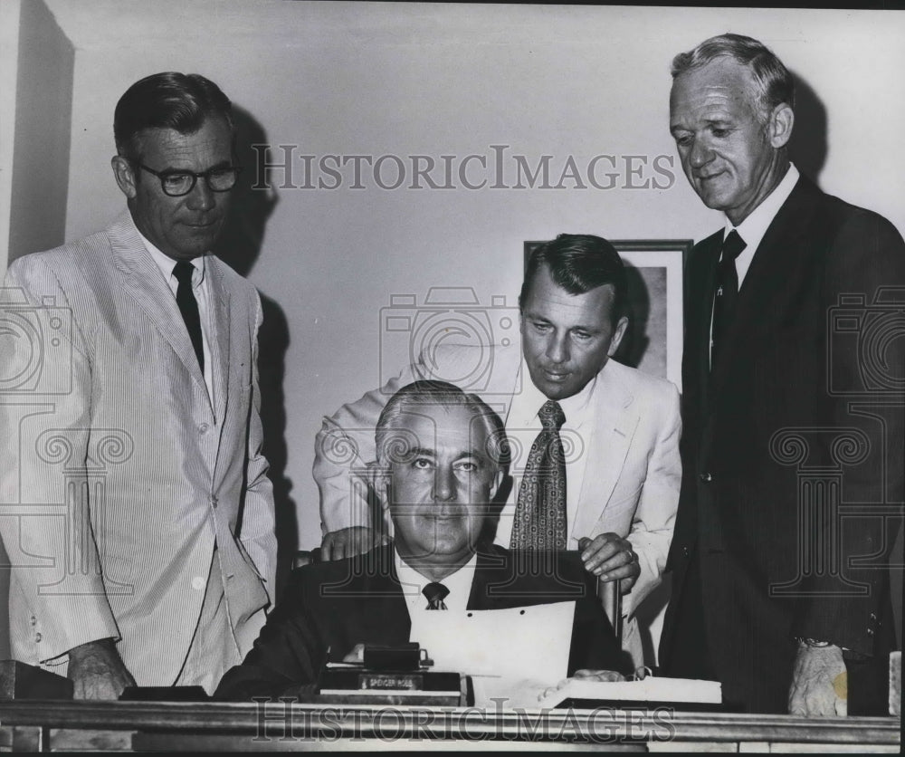 1970 Press Photo ABC Board Members and Administrators- Historic Images