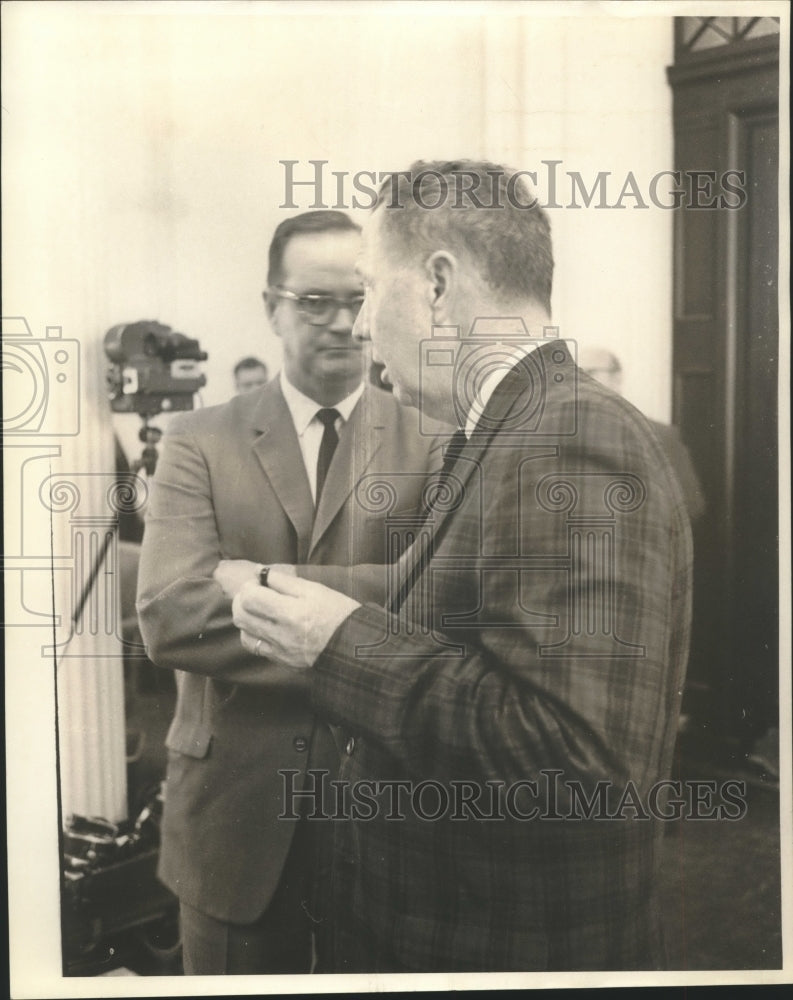 1965 Press Photo Julian Rowe, left, Alabama Senator, Joe Smith, Politician- Historic Images