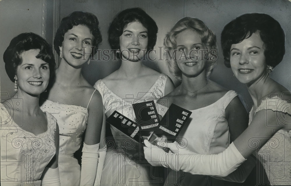 1962 Press Photo Five Miss Alabama Contestants with Birmingham Pamphlets- Historic Images