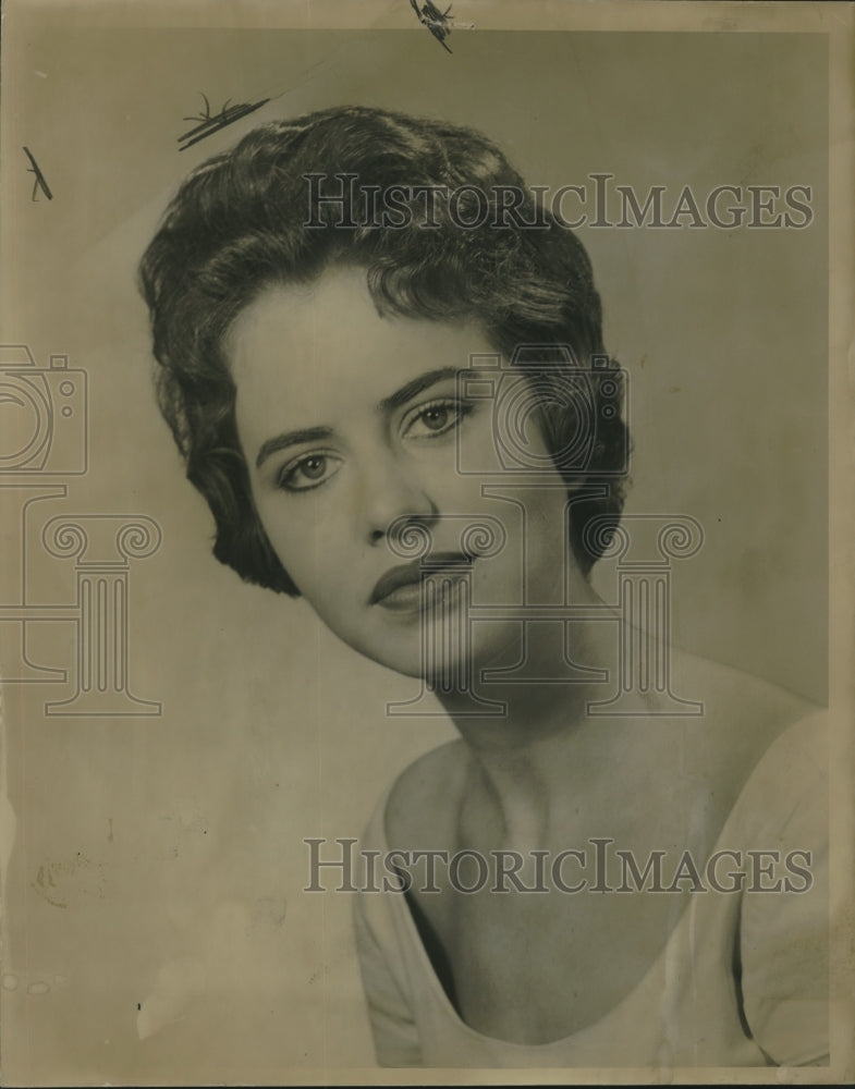 1962 Press Photo Gwen Porter, Portrait Photograph - Historic Images