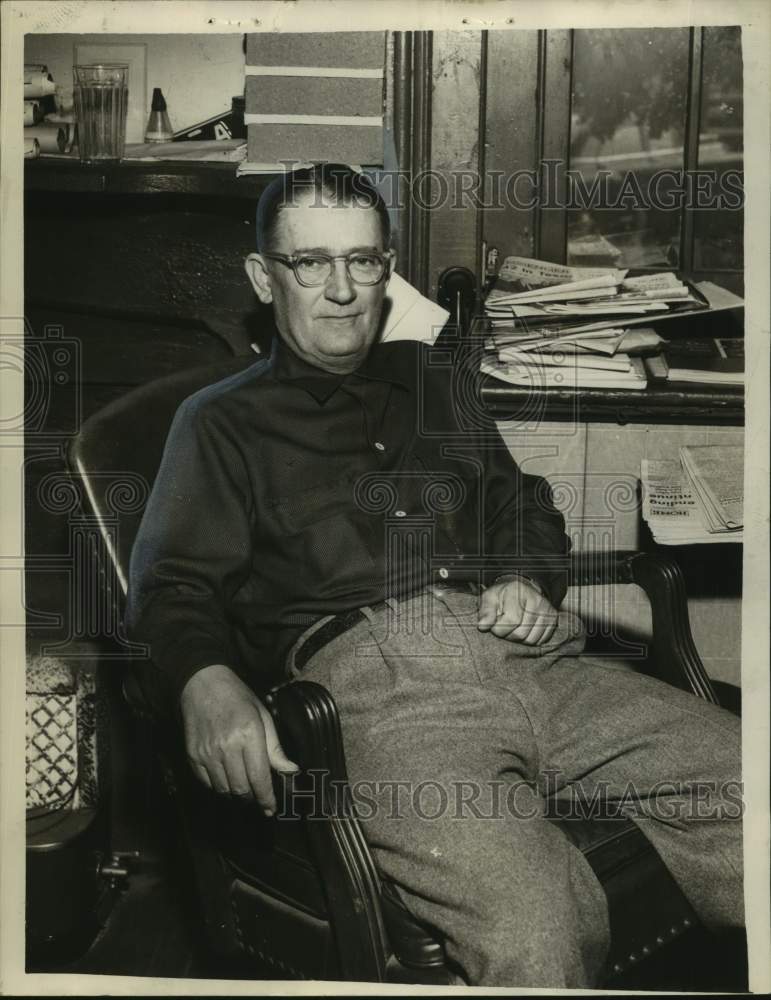 Load image into Gallery viewer, 1953 Press Photo Judge Alex Brantley, Pike County Probate Judge - abna43206

