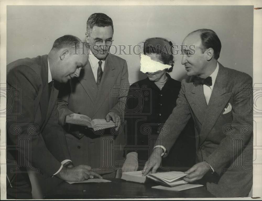 1952 Press Photo F.H. Thornley & Birmingham great books program committee- Historic Images