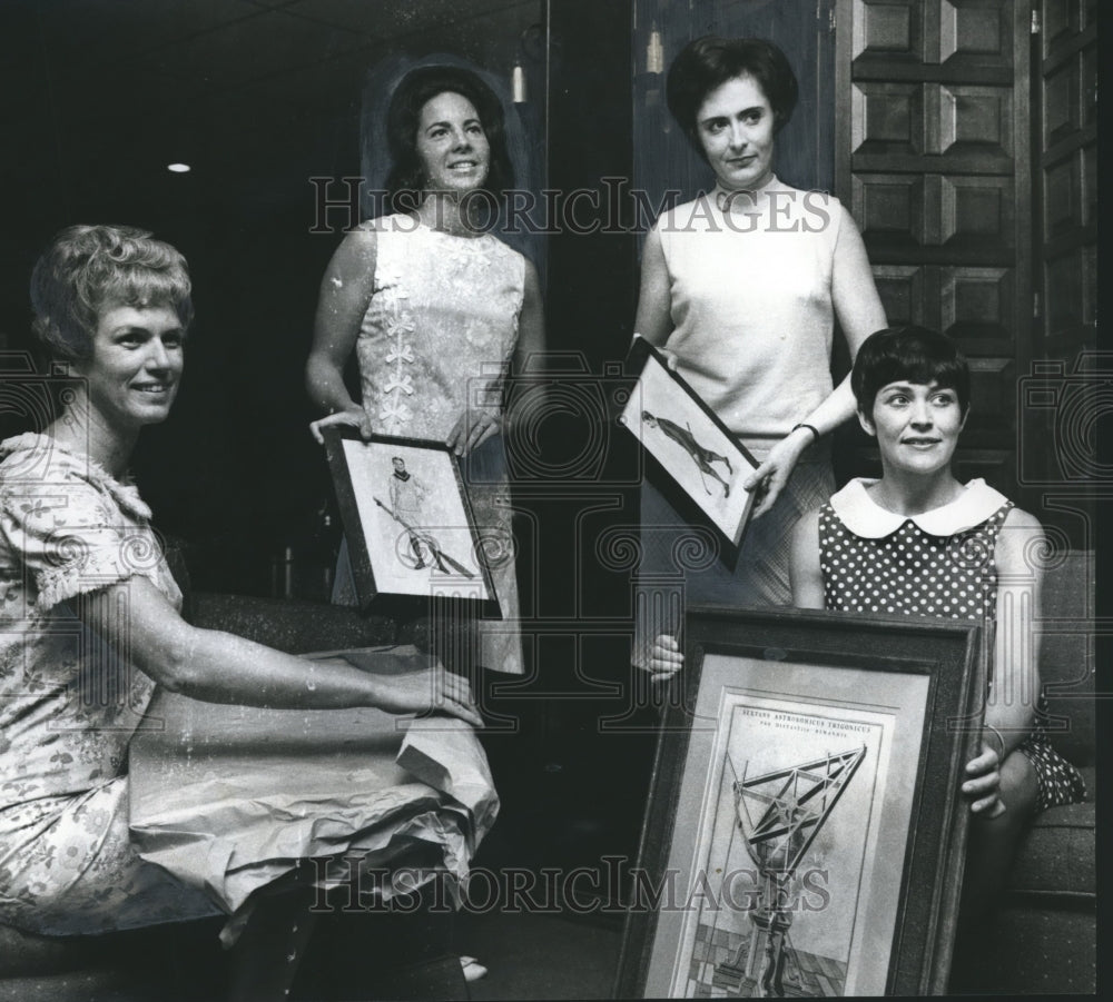 1969 Press Photo Mountain Brook swim and tennis club members, Alabama- Historic Images