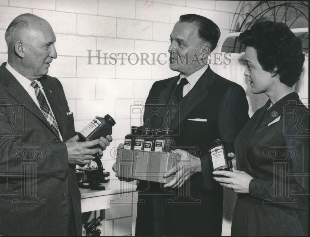 1957 Press Photo Anti-Tuberculosis Association - Dr. George Denison and Others- Historic Images