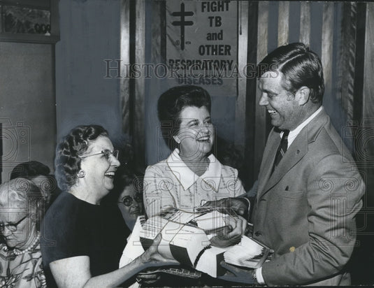 1973 Press Photo Harry Brock with Mrs. J. I. Morgan, Other, Christmas Seal Event