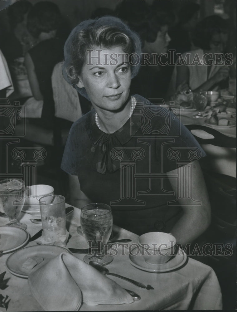 1965 Press Photo Mrs. F. Nelson DeBardeleben at Mountain Brook Club- Historic Images