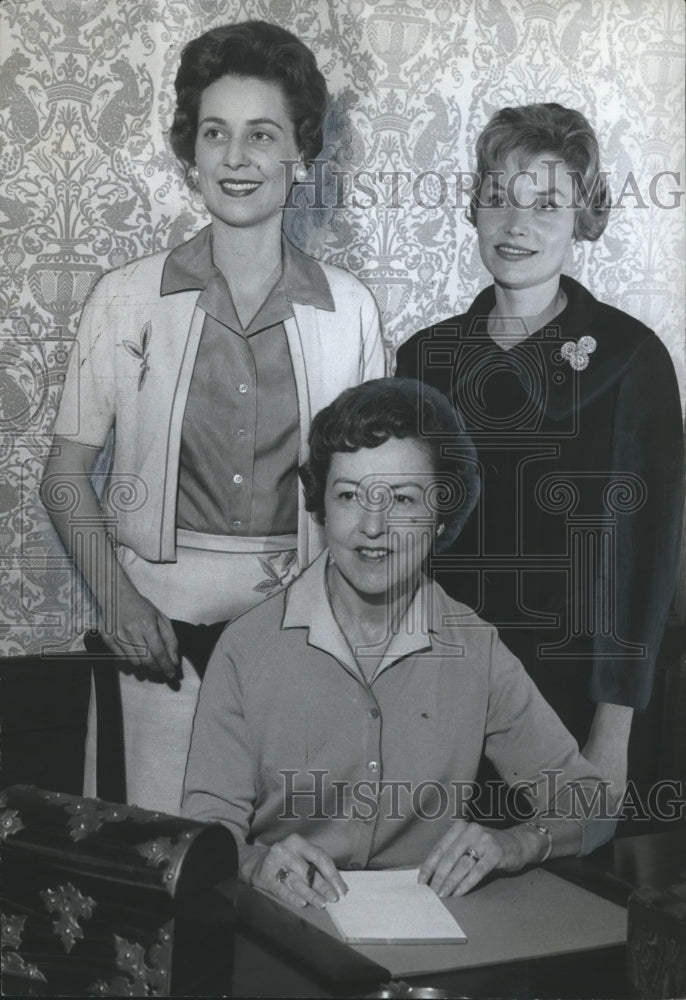 1963 Press Photo Mrs. George R. Clark, president of Children&#39;s Service League- Historic Images