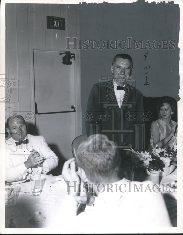 1966 Press Photo John Bloomer, Birmingham News, with unknown others, Alabama- Historic Images