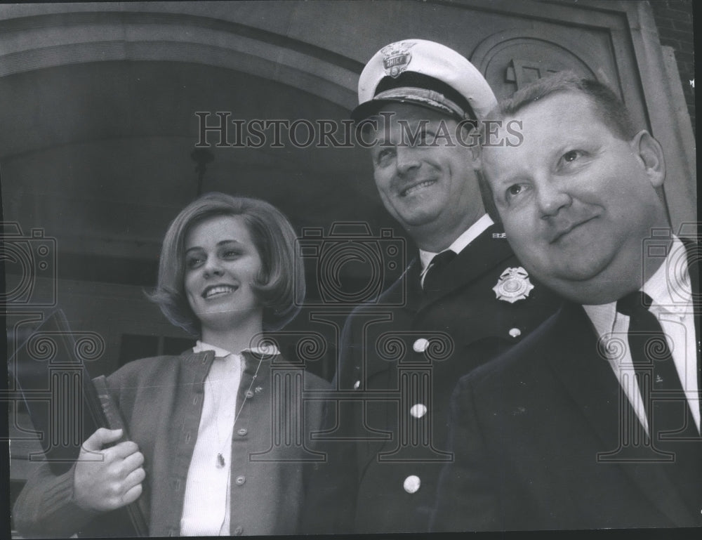 1966 Press Photo Jack Hale, Bessemer High School, Dianne East, and Chief Barron- Historic Images