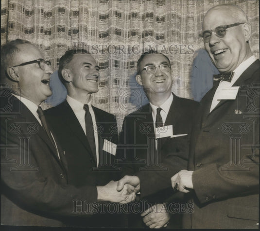 1982 Press Photo Dr. Joseph Dixon and other Physicians Meet Before Conference- Historic Images
