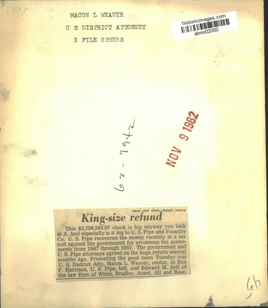 1962 Press Photo U. S. Pipe receives refund check for erroneous tax assessments