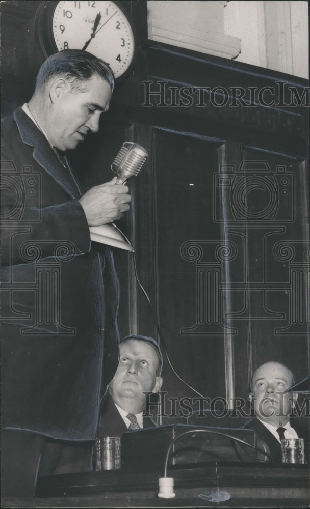 1955 Press Photo Governor elect James E. Folsom, addresses the Senate, Alabama - Historic Images