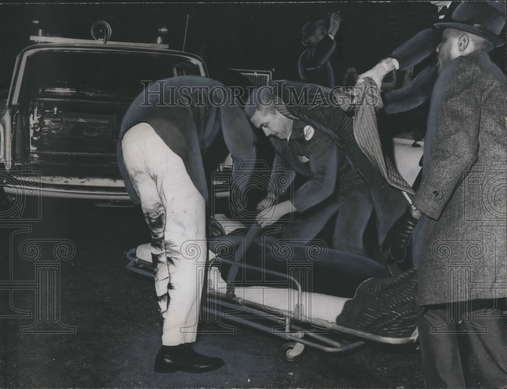 1967 Press Photo Injured Rescued From Fire at Apartments & Restaurant