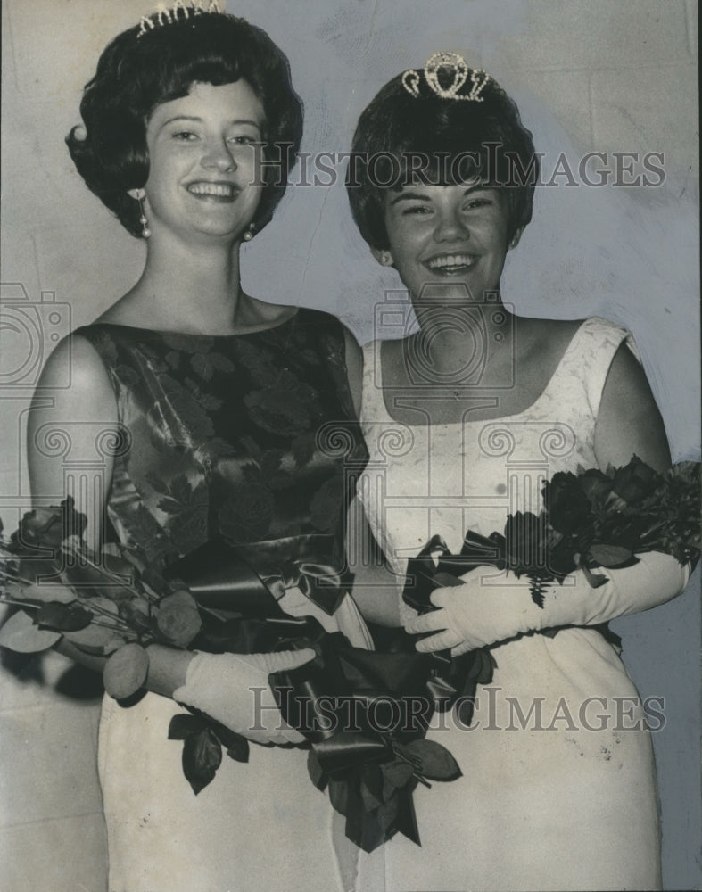 1967 Press Photo Becky Coskrey and Janet Hatfield, Maid of Cotton Contest- Historic Images