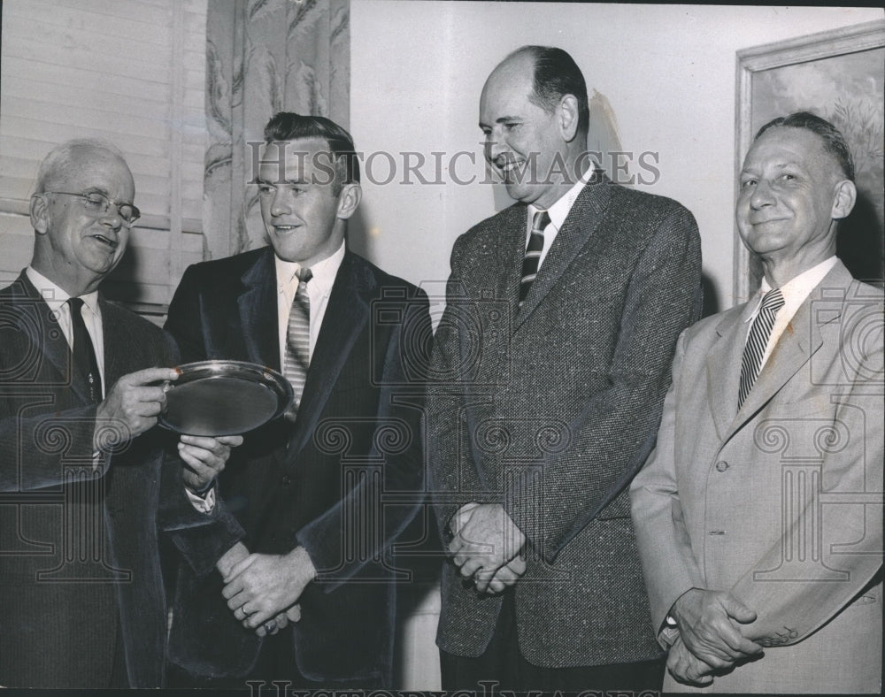 1958 Press Photo Auburn University - Ralph Draughon and Cliff Hare Award Winners- Historic Images