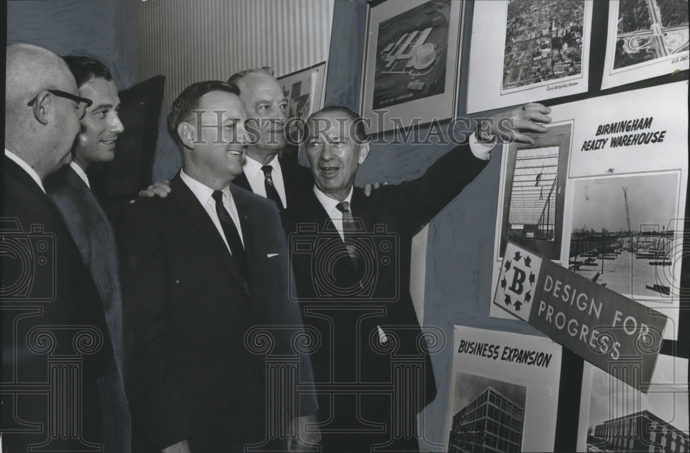 1966 Press Photo Harry Hoile &amp; other Birmingham DAC members look at new projects- Historic Images