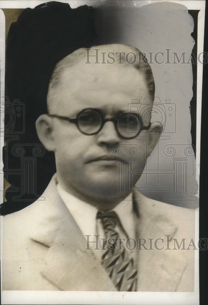 1940 Press Photo Walter Wile, head of bank, Alabama - abno05396 - Historic Images